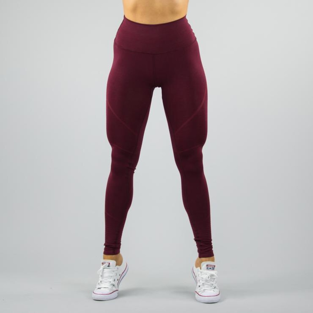 ISO ANY MEDIUM REVIVAL LEGGINGS